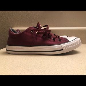 Women’s converse NWOT